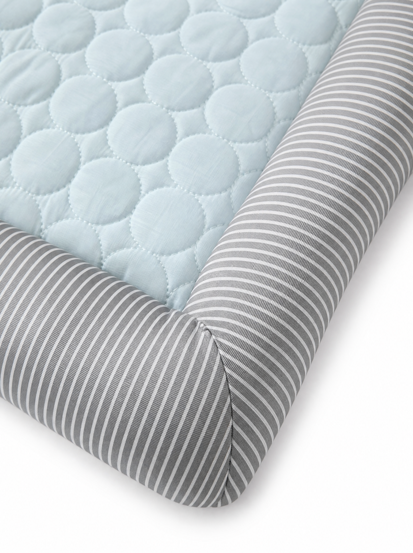 Soft Sky Quilted Lounger